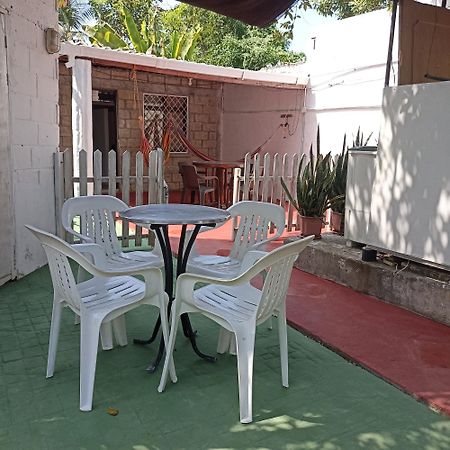 Hostal Corales Толу Экстерьер фото