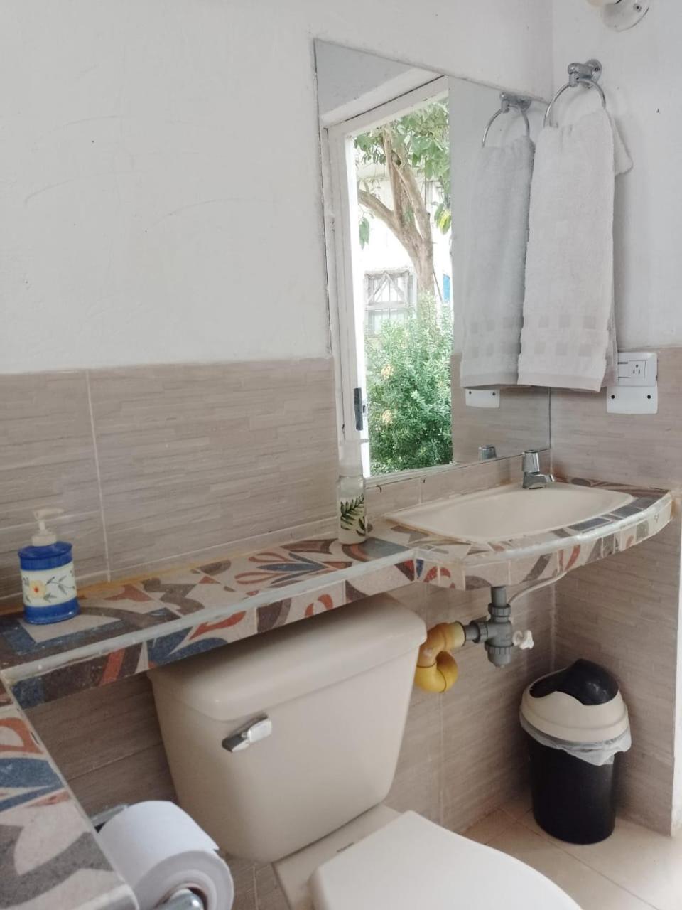 Hostal Corales Толу Экстерьер фото