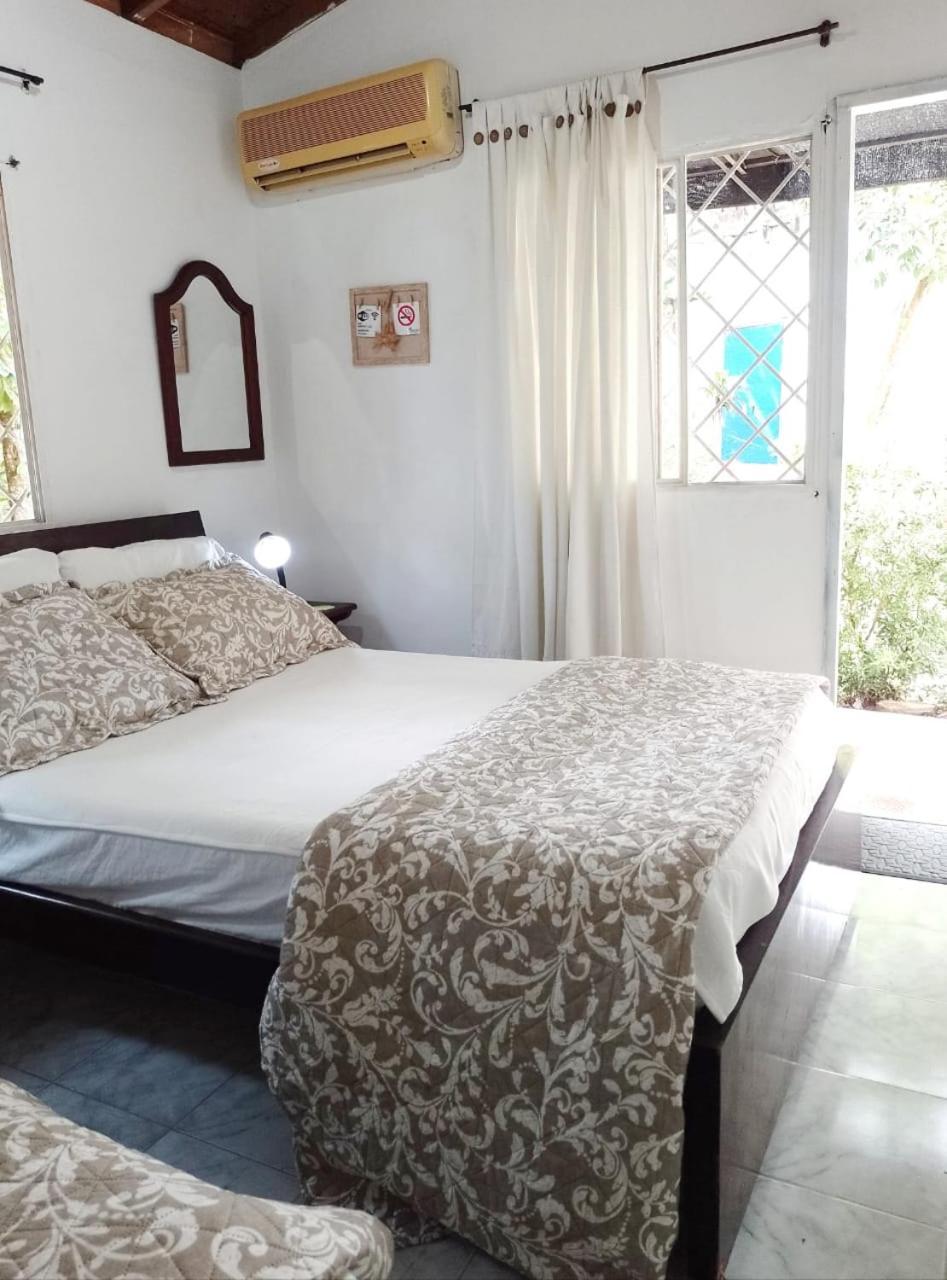 Hostal Corales Толу Экстерьер фото