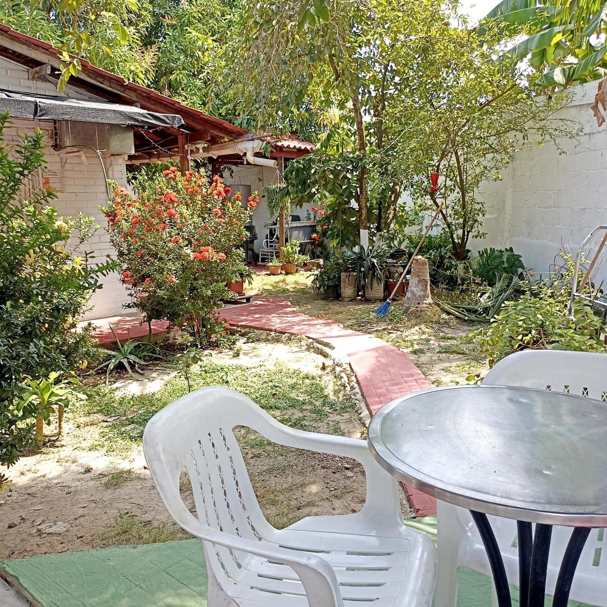 Hostal Corales Толу Экстерьер фото