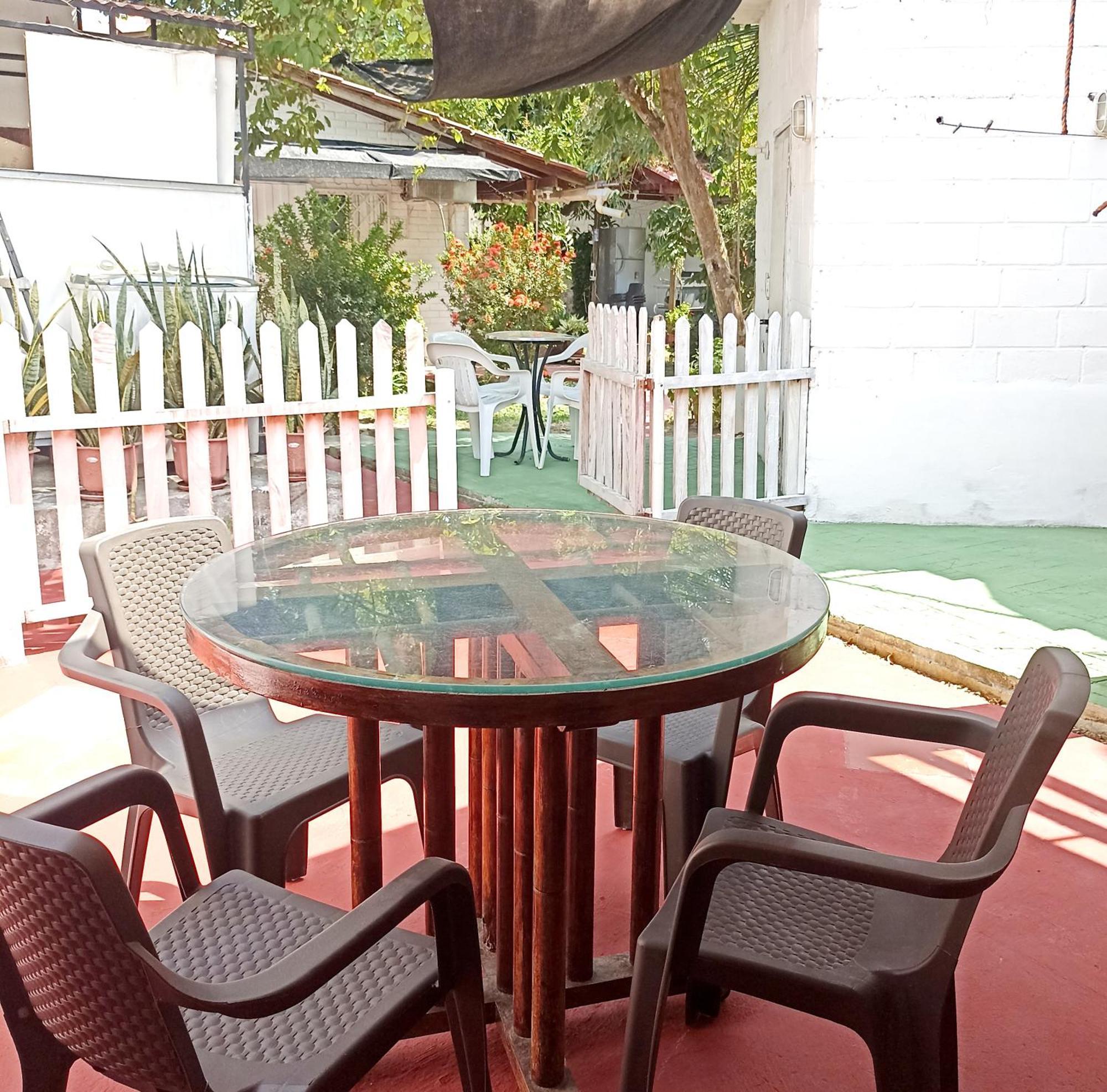Hostal Corales Толу Экстерьер фото