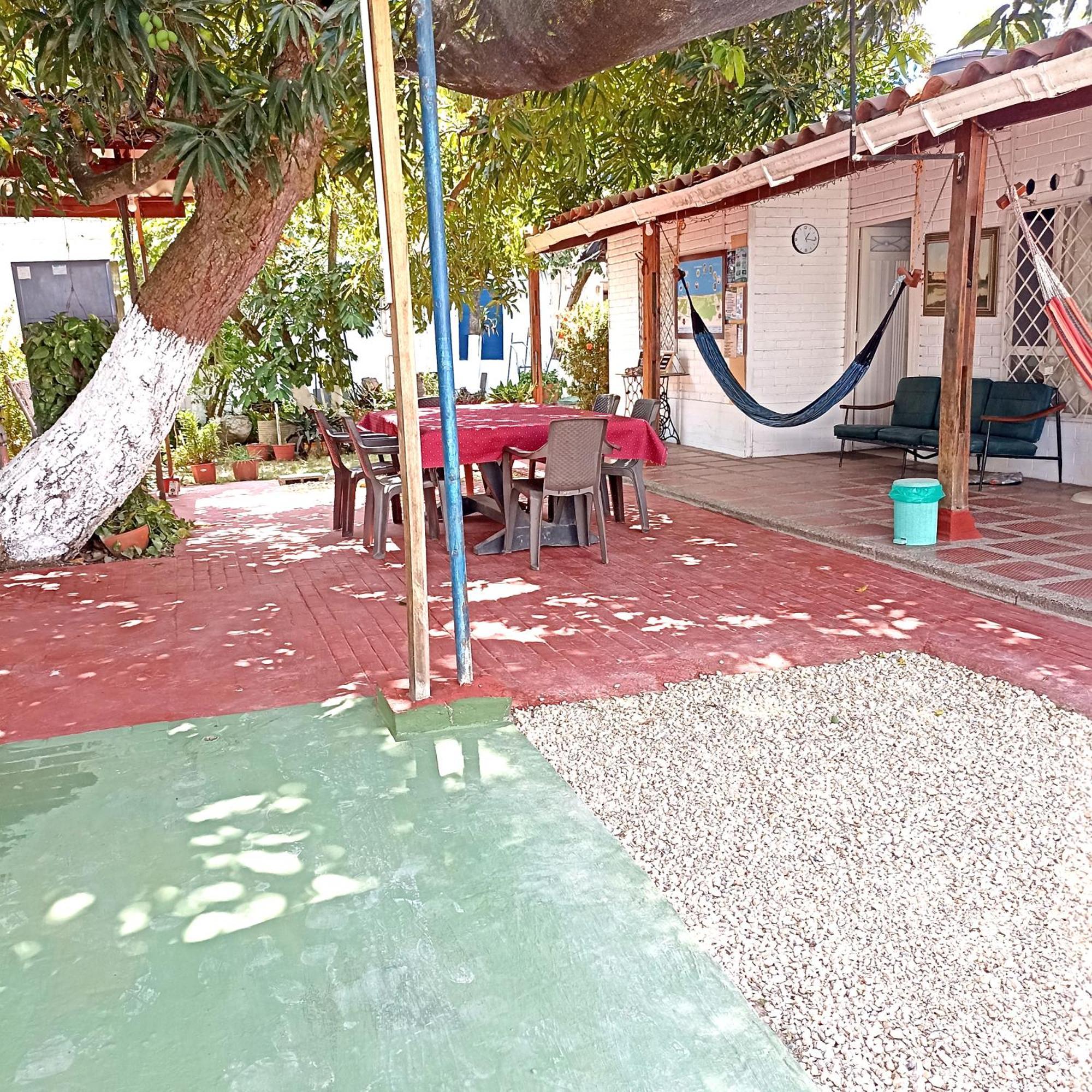 Hostal Corales Толу Экстерьер фото