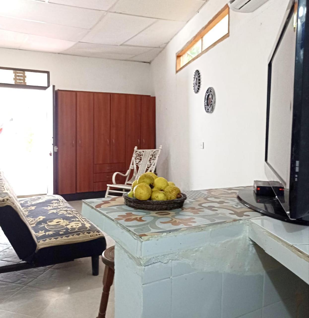 Hostal Corales Толу Экстерьер фото